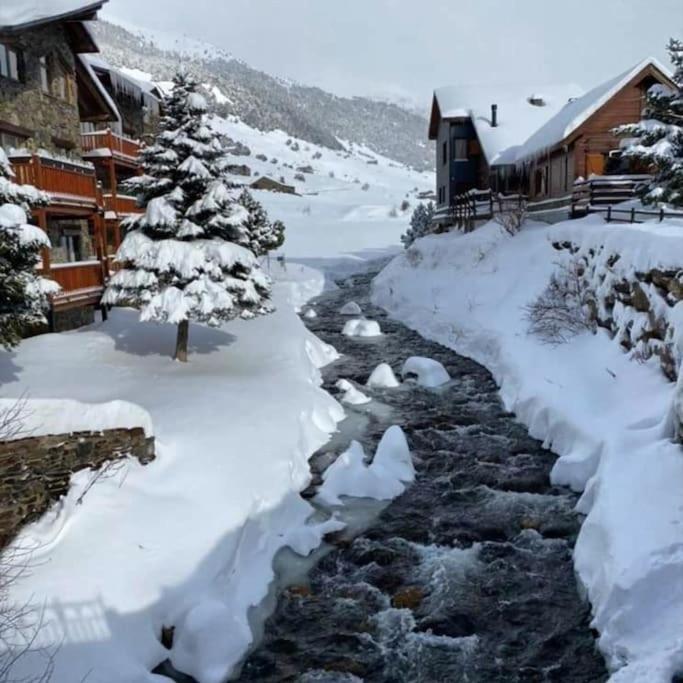 Acollidor estudi amb encant nòrdic i amb parquing, al costat de Grandvalira Canillo Esterno foto